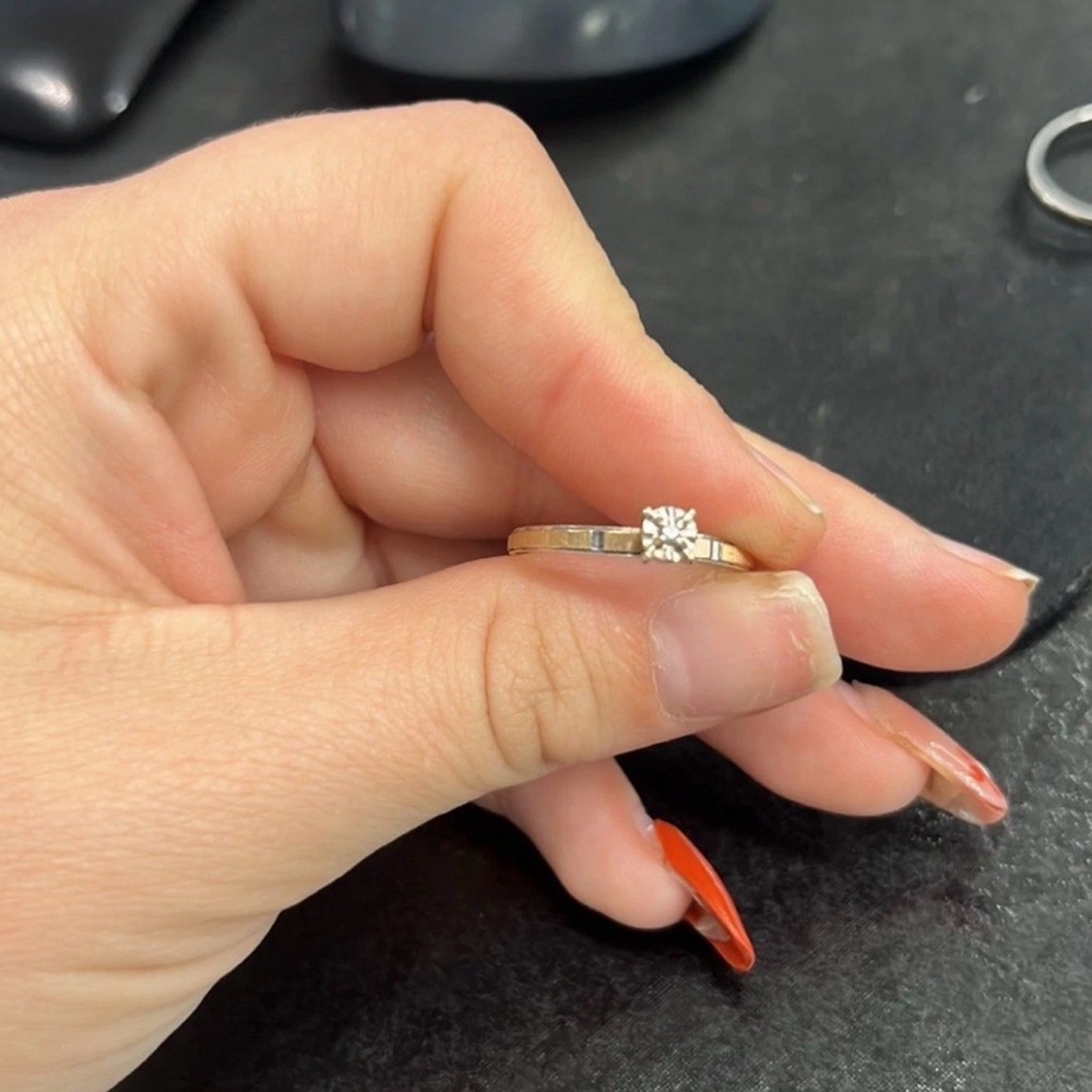 191615 14k Yg Diamond vintage ring
